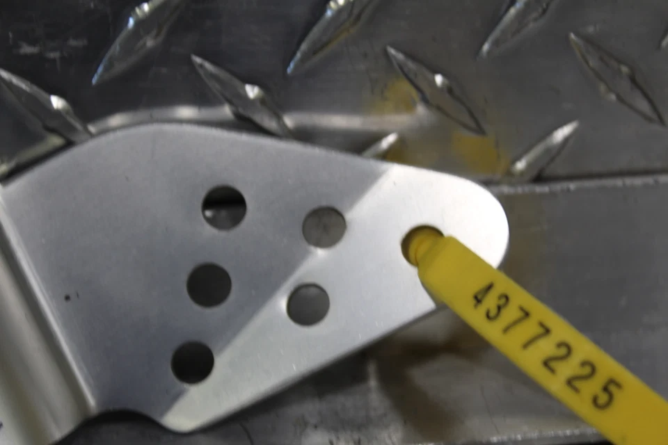 Yamaha YZF R6 2000 reposapiés delantero derecho clavija paso Foto 4 de 4