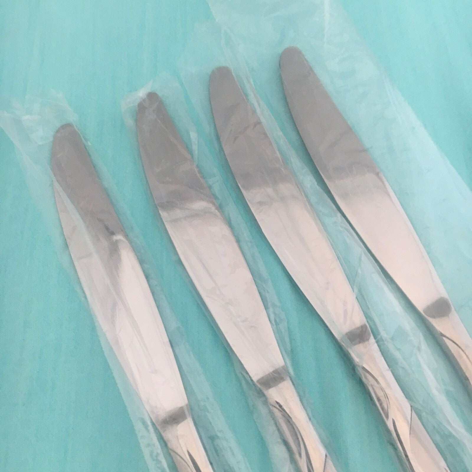 New TUSCANY 4 Dinner Knives Oneida Stainless Flatware 9 1/2" eBay