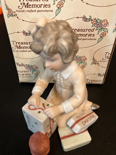 VENDITA ESPLOSIVA Figurine in porcellana Enesco ricordi tesori con scatole - scegli tu - Foto 31 di 52