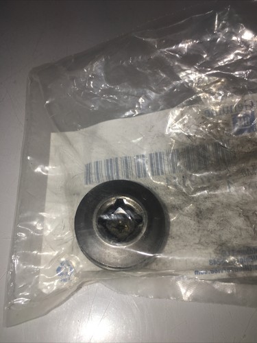 GM OEM Axle Housing-Rear-Cover Plug 92230583 - Foto 2 di 2