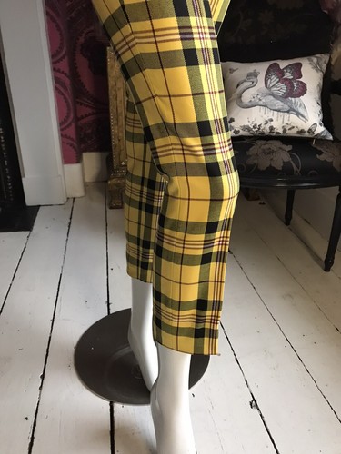 PANTALÓN CORTO A CUADROS AMARILLO ZARA NUEVO CON ETIQUETAS TALLA PEQUEÑA - Imagen 4 de 7