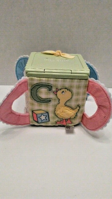 Curva de aprendizaje Amy Coe ABC Pop Up Bunny Rattle Foto 3 de 4