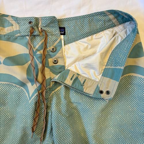 Patagonia Wavefarer Boardshorts Herren 34 blau Blumen Badehose Surf Strand - Bild 7 von 9