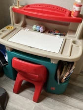 Step 2 Deluxe Artmaster Desk Organizer With Rare Red Chair.