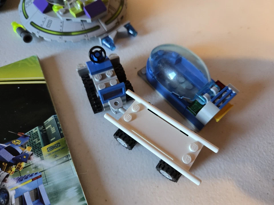 LEGO Space: Earth Defense HQ (7066) - Image 4 of 4