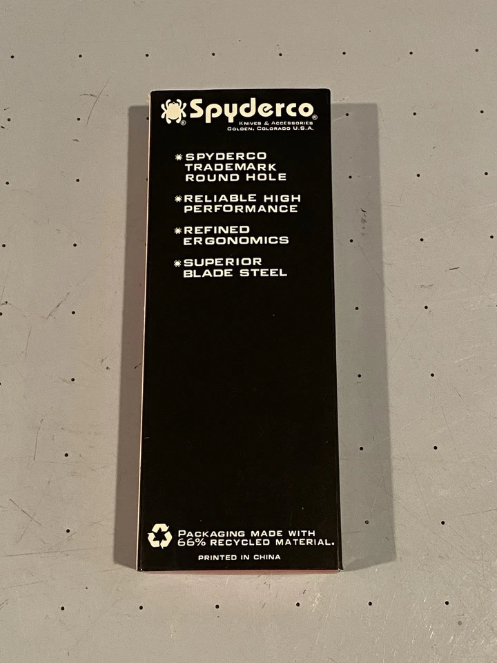 Cuchillo modelo policía Spyderco acero inoxidable borde liso Foto 4 de 4