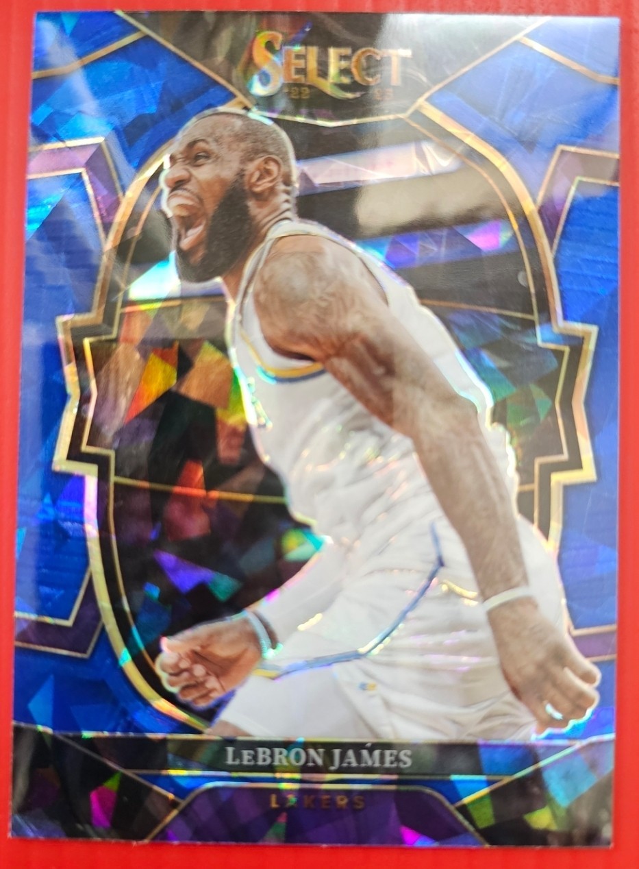 LeBron James Select Blue Ice Prizm #26 2022-2023 Los Angeles Lakers