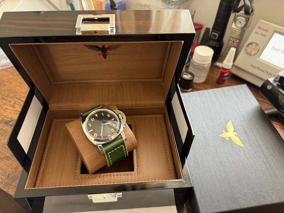 Reloj con esfera California hecho en Suiza movimiento ETA 6498 - correa hecha a mano  Foto 2 de 4