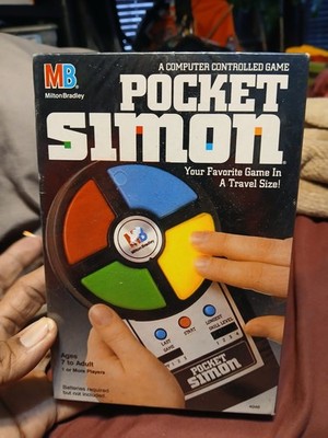 NEW Vintage 1989 POCKET SIMON Electronic Handheld Game 4046 FACTORY SEALED