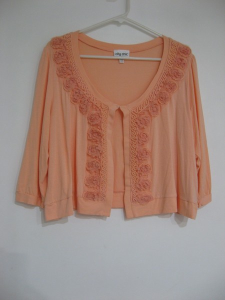 CITY CHIC APRICOT SHORT SLEEVE CROPPED CARDIGAN WITH ROSETTE TRIM SIZE S