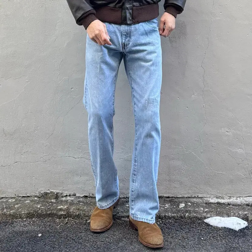 Levi's 517 Boot Cut Jeans Repair thumbnail 3