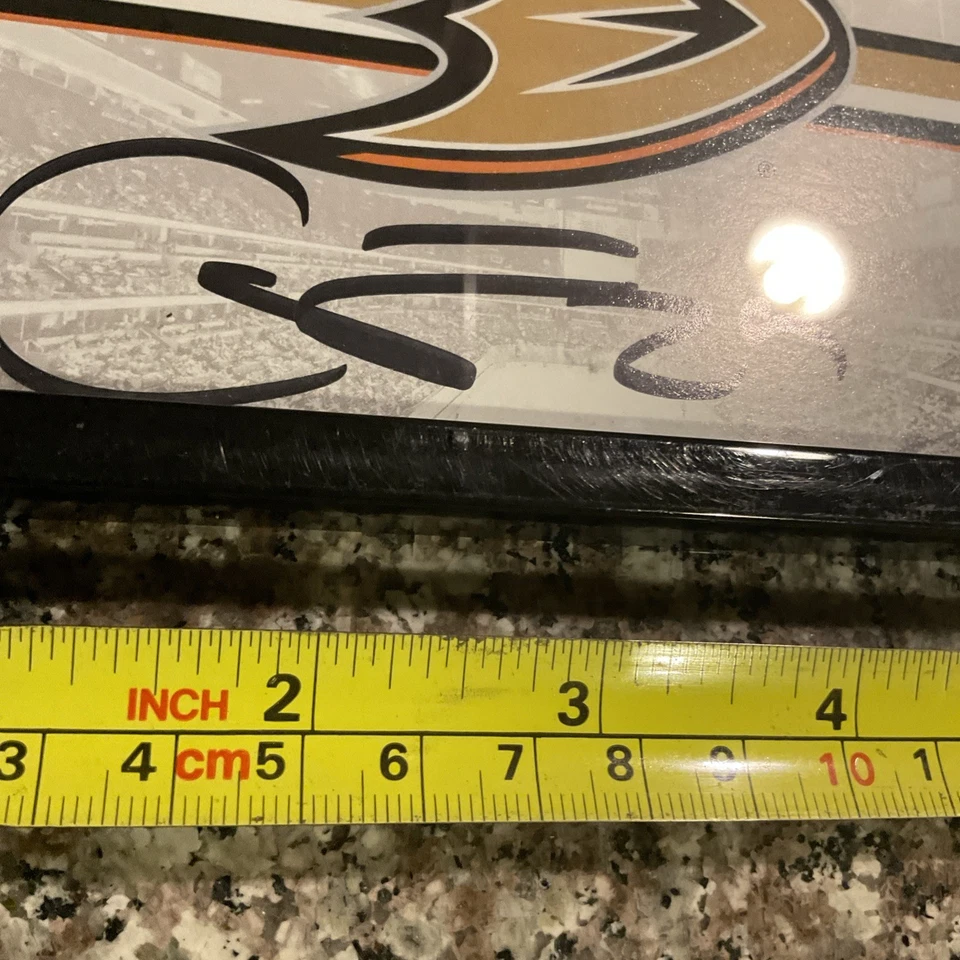 Foto firmada a mano de Chris Stewart 5x7 de los patos de Anaheim enmarcada. Foto 2 de 3