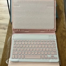 NEW Light Pink Wireless Bluetooth Keyboard Case for iPad 10.5” Air 3 / Pro 2017