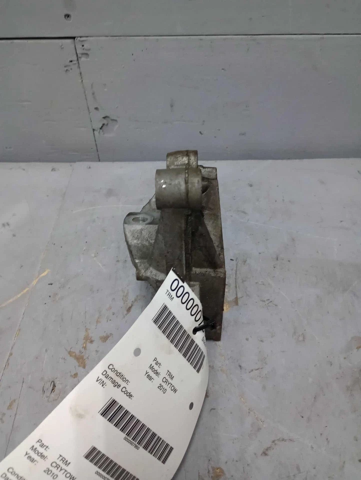 Chrysler T&C Dodge Grand Caravan 2008-14 soporte de montaje de transmisión OEM 04721335AA Foto 4 de 4