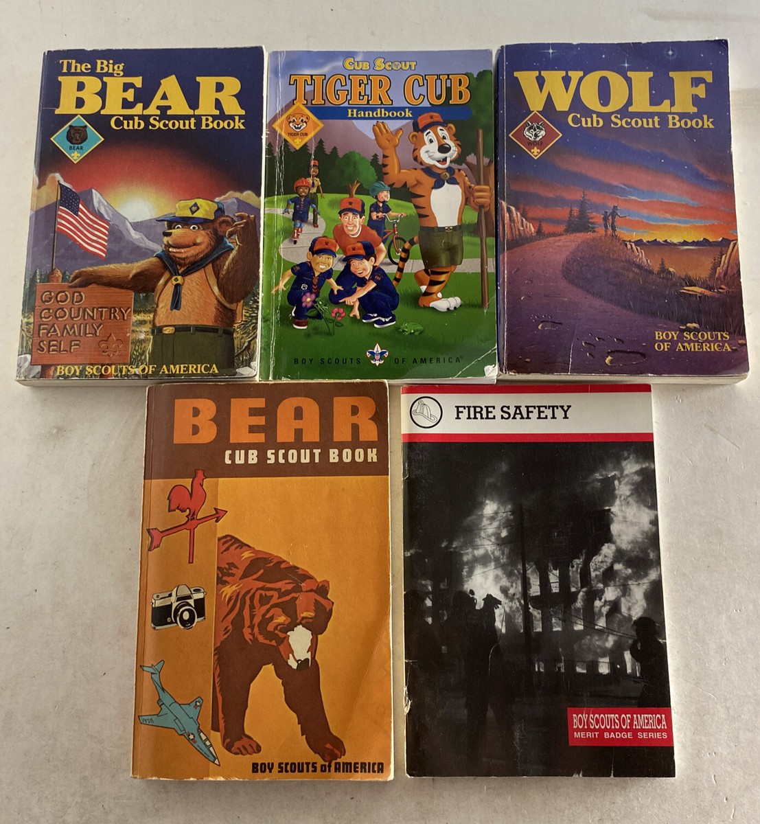 Vtg LOT Of 5 Boy Scout Cub Tiger Club Wolf Cub Fire Safety 1980&rsquo;s 
