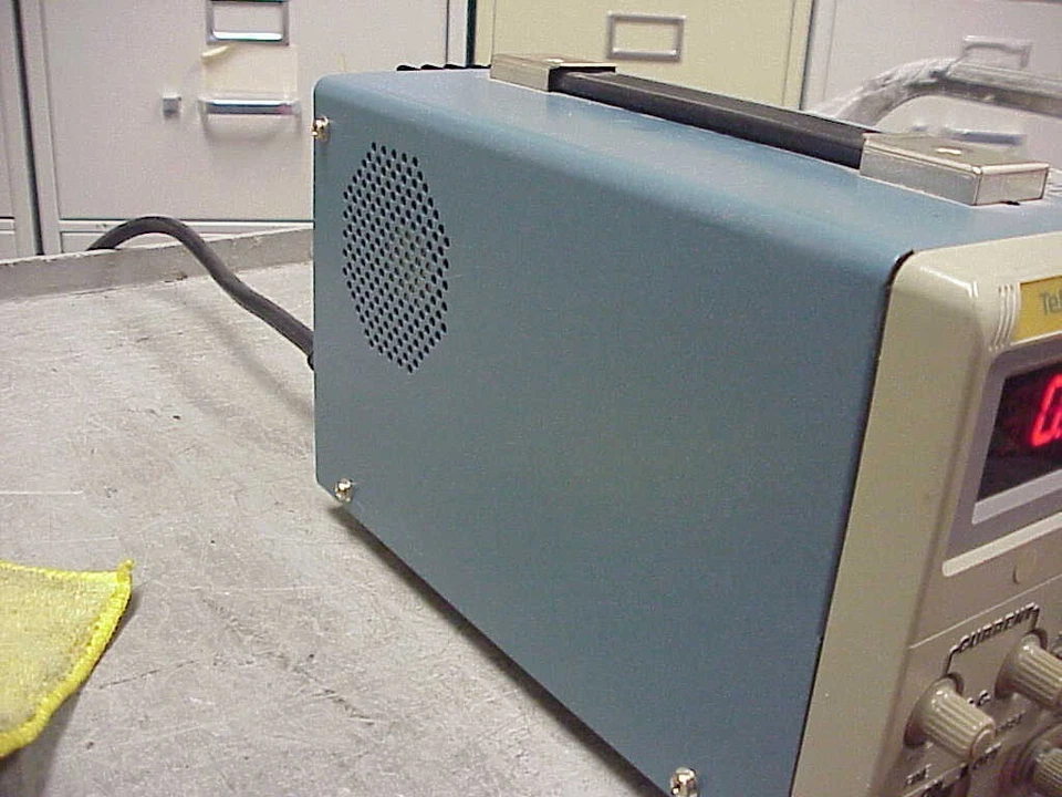 Fuente de alimentación Tektronix PS281 DC 30V / 3A ++ Foto 2 de 4