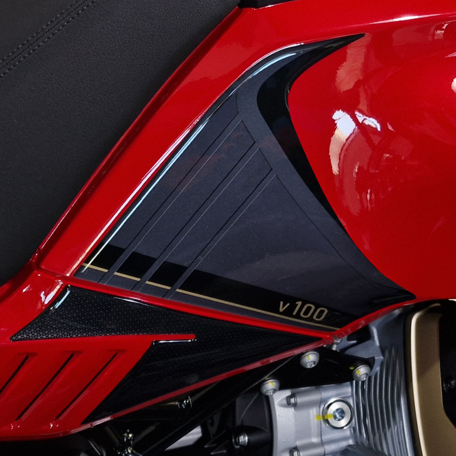 Adesivi 3D compatibili con Moto Guzzi V100 Mandello Laterali Serbatoio Metal