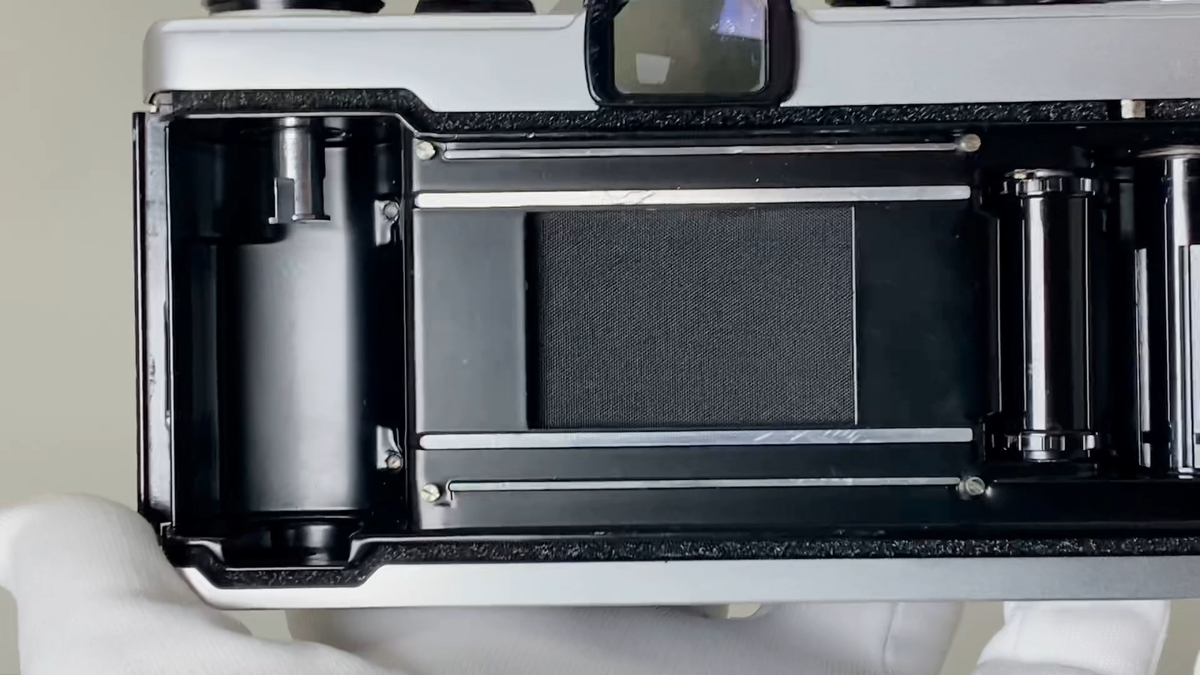 Olympus OM-1 35mm SLR Film Camera Silver Body [ Near Mint ] From