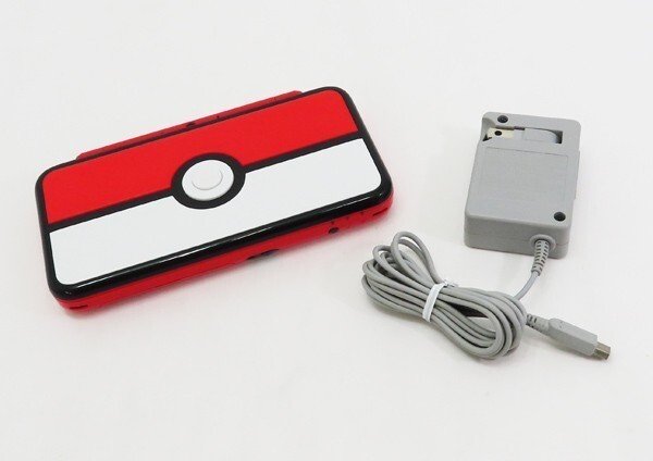 Nintendo 2DS LL Poke Ball Edition Pikachu Pokémon Very Good