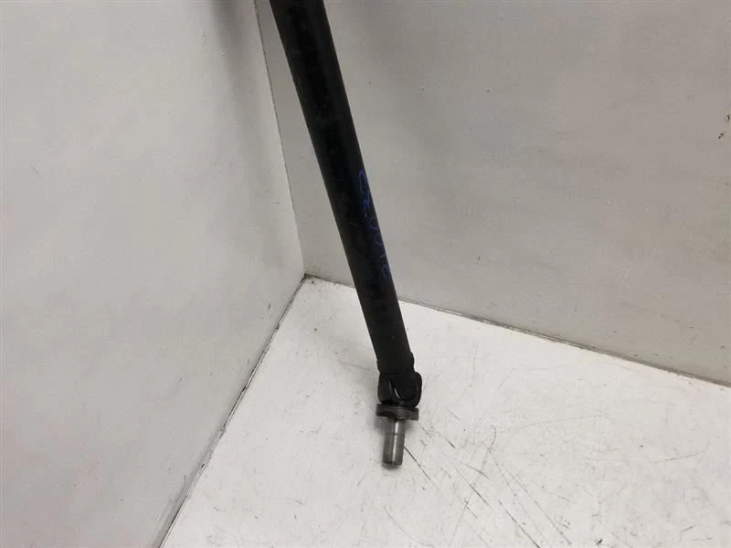 95-04 TOYOTA TACOMA 2.4L RWD AT REAR DRIVE SHAFT ASSEMBLY  - Image 2 of 4