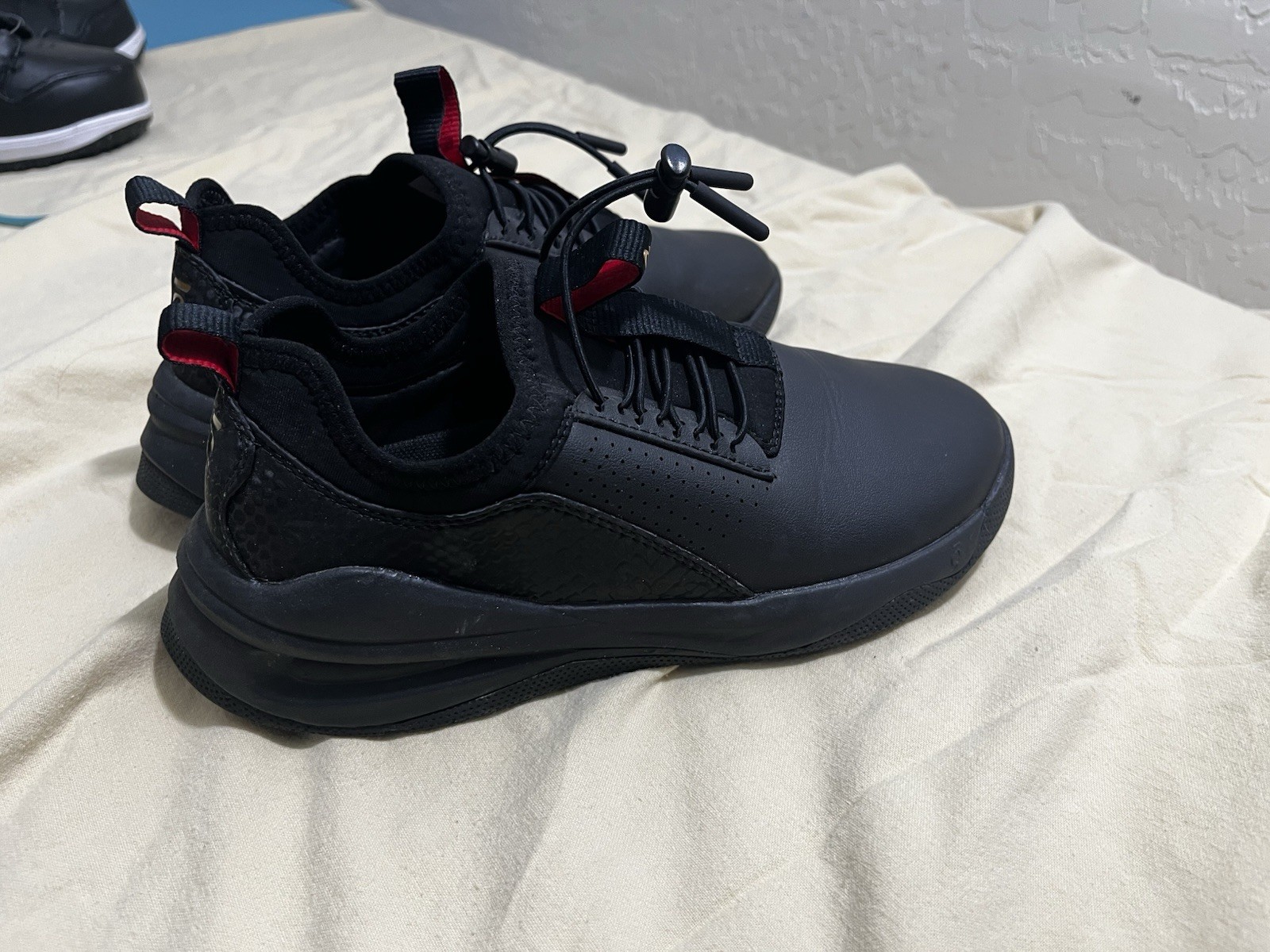 clove nursing shoes, Black, W 6.5, 23cm