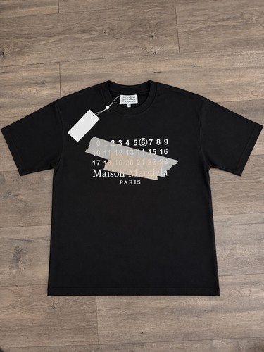 Maison Margiela Men's T-Shirt Size M
