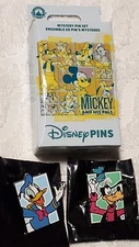 Disney Pins Goofy & Donald Duck 2022 Mickey And His Pals Mystery box pins