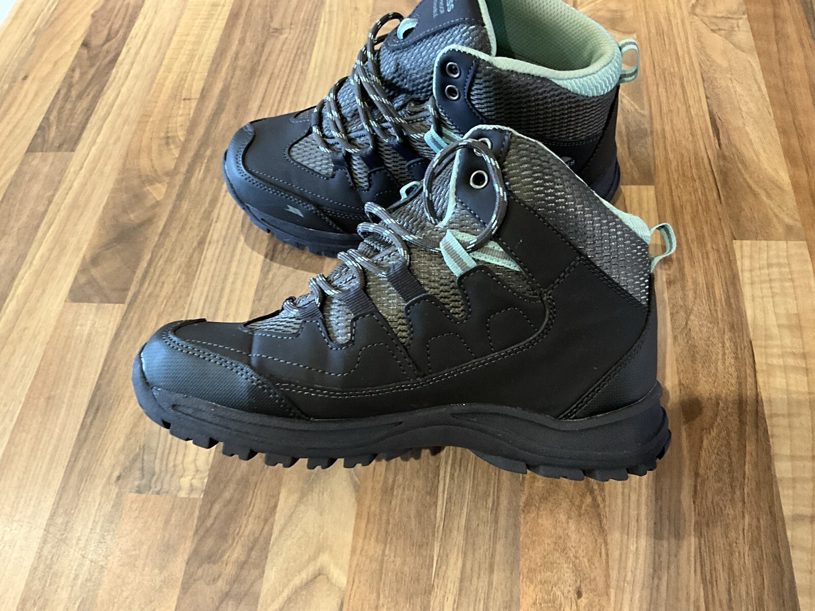 Trespass Mitzi Waterproof Ladies Walking Boots Size Uk 5 Great