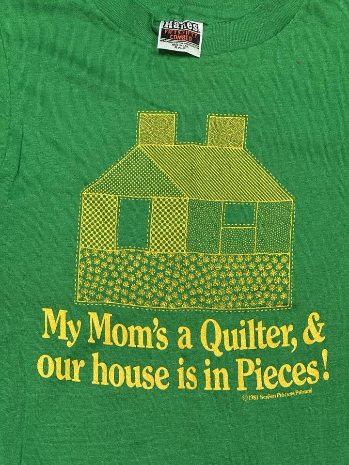 Niños vintage años 80 “My Moms A Quilter & Our House Is In Pieces” talla pequeña Foto 2 de 4
