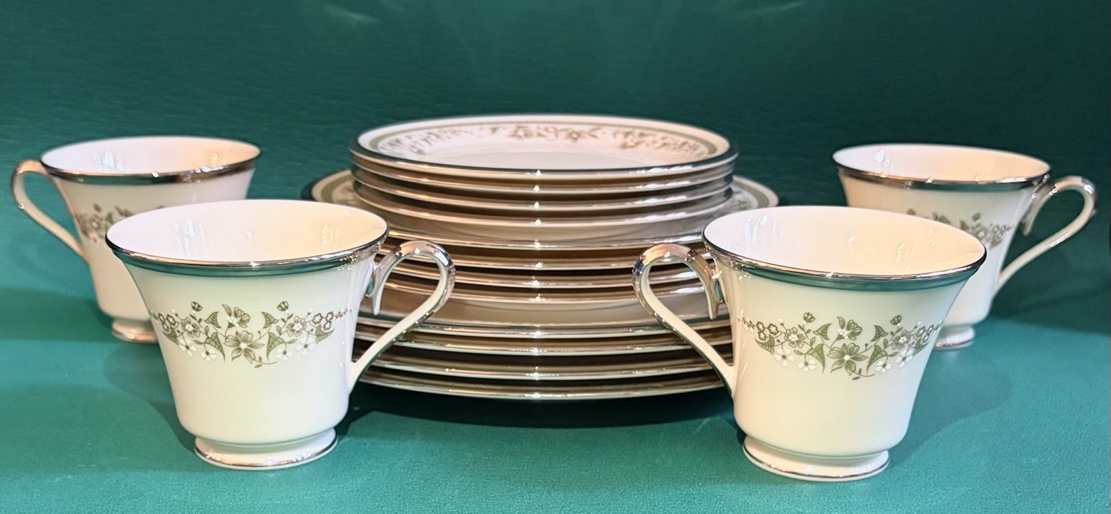Floral With Gilded Platinum Tone Rim Lot Of 16