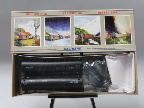 Walthers Kit 932-5211 54' Funnell-Flow Tank Car Conoco 50209 | Condition: New