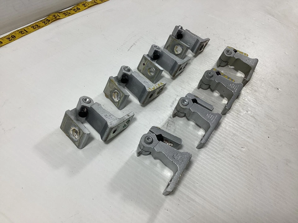 Volkswagen Jetta 2011-2016 bisagras de puerta delantera/trasera - derecha/izquierda 8K0831402H OEM. Foto 2 de 4