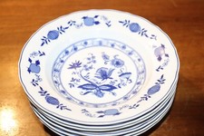 6 ALTE TIEFE PORZELLANTELLER  WELLCO