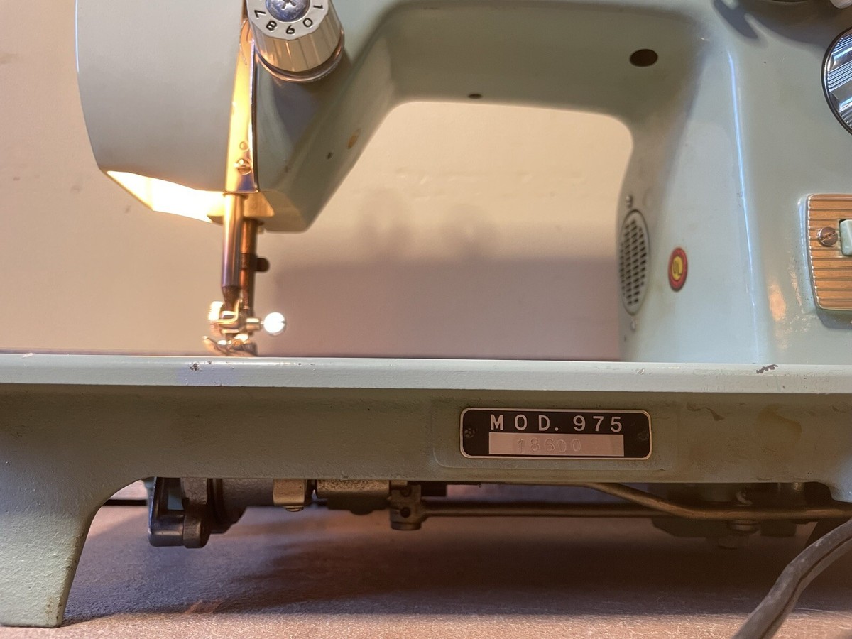 Vintage Consew 1950's Model 975 18600 Portable Sewing Machine Zig