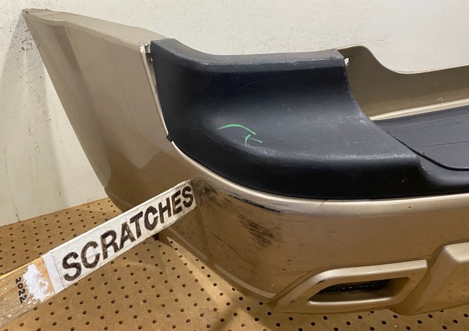 Cubierta de parachoques trasero OEM 2002-2005 Chevy Trailblazer/05-06 Trailblazer EXTLS/LT/LTZ Foto 2 de 4