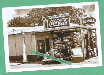Found PHOTO Old Vintage Car & HUMBLE Oil Company Gas Service Station Gasoline