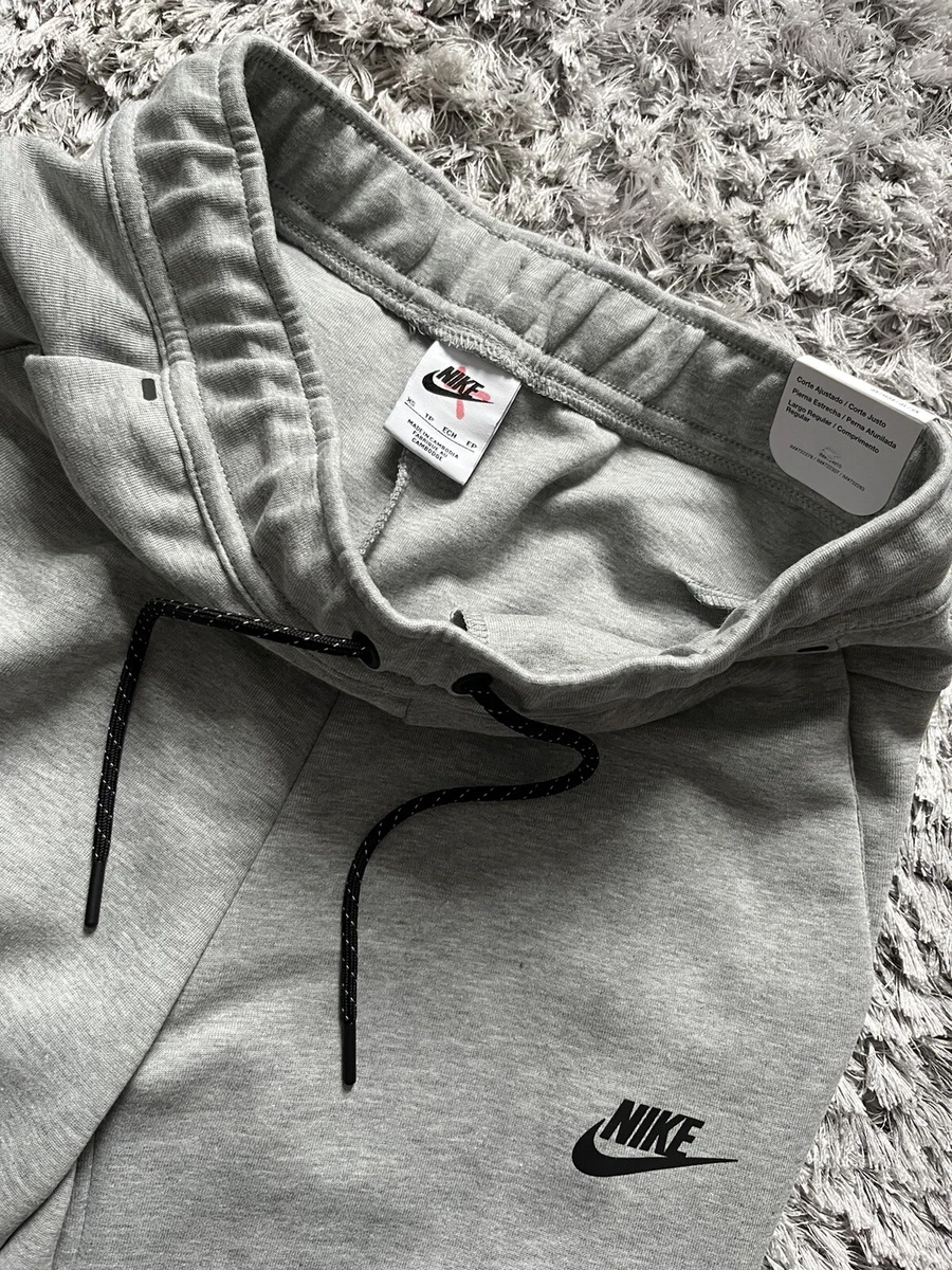 Nike tech fleece joggers grey xs hot sale
