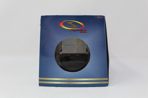 1/32 Signature Models White Logo Van In Box - Picture 6 of 7