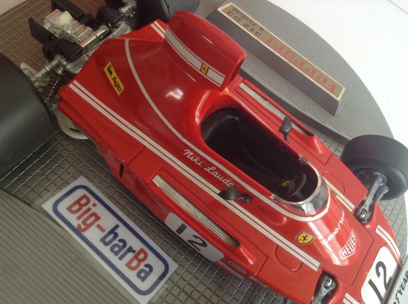 Foto 12 di 24