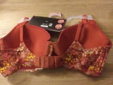 No boundaries Bra Size 32D T shirt converts to racerback