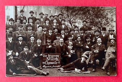 Foto AK CHEMNITZ um 1911 Gruppenbild Holzarbeiter aus dem Ostviertel    ( 178992