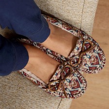 MINNETONKA Women's Minookamii Cally Pile Lined Moccasin Slipper Cream Minookamii