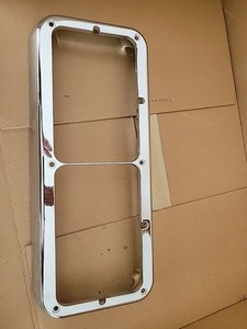 1995 Kenworth T800 Light Bezel 110411204