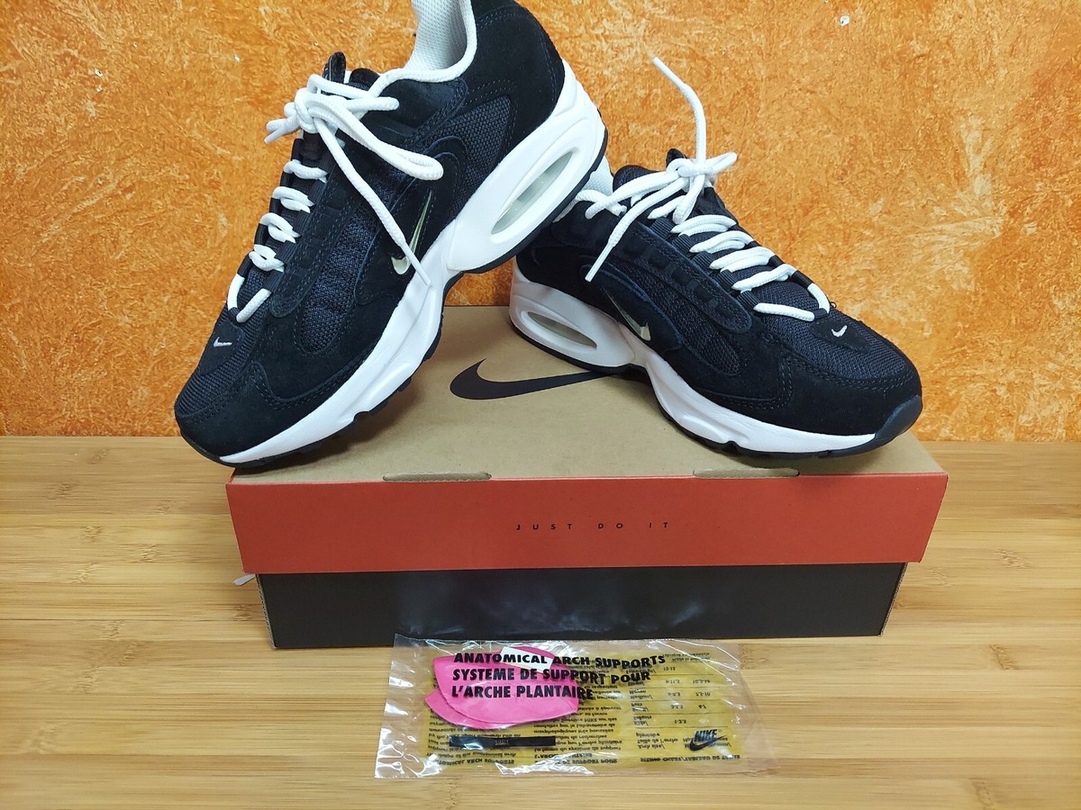 air max triax le on feet