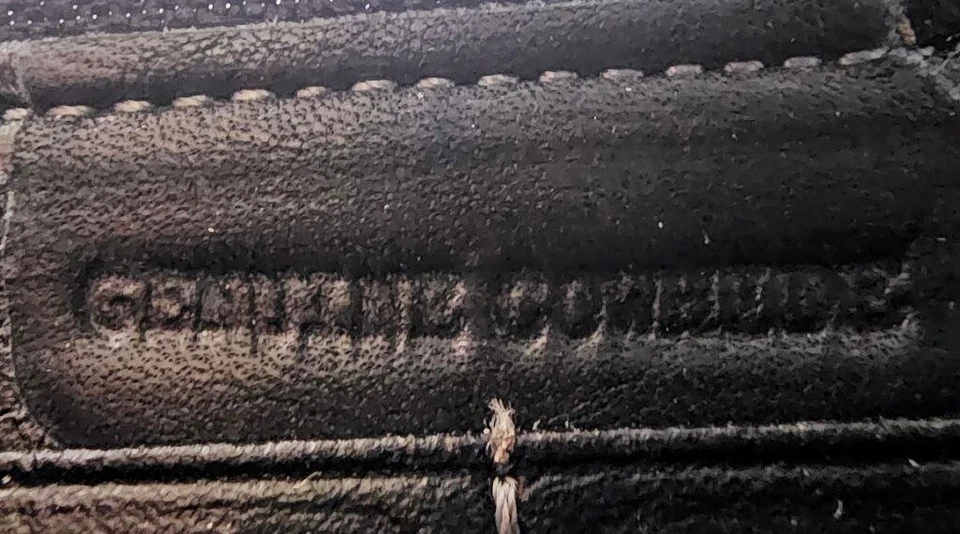 Fiorelli 黑色皮革拉链钱包手拿包 正品 牛皮 超柔软 — 第 4/4 张图片