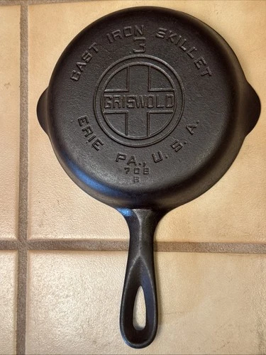 Vintage GRISWOLD #3-Cast Iron SKILLET-LARGE BLOCK LOGO-Smooth Bottom
