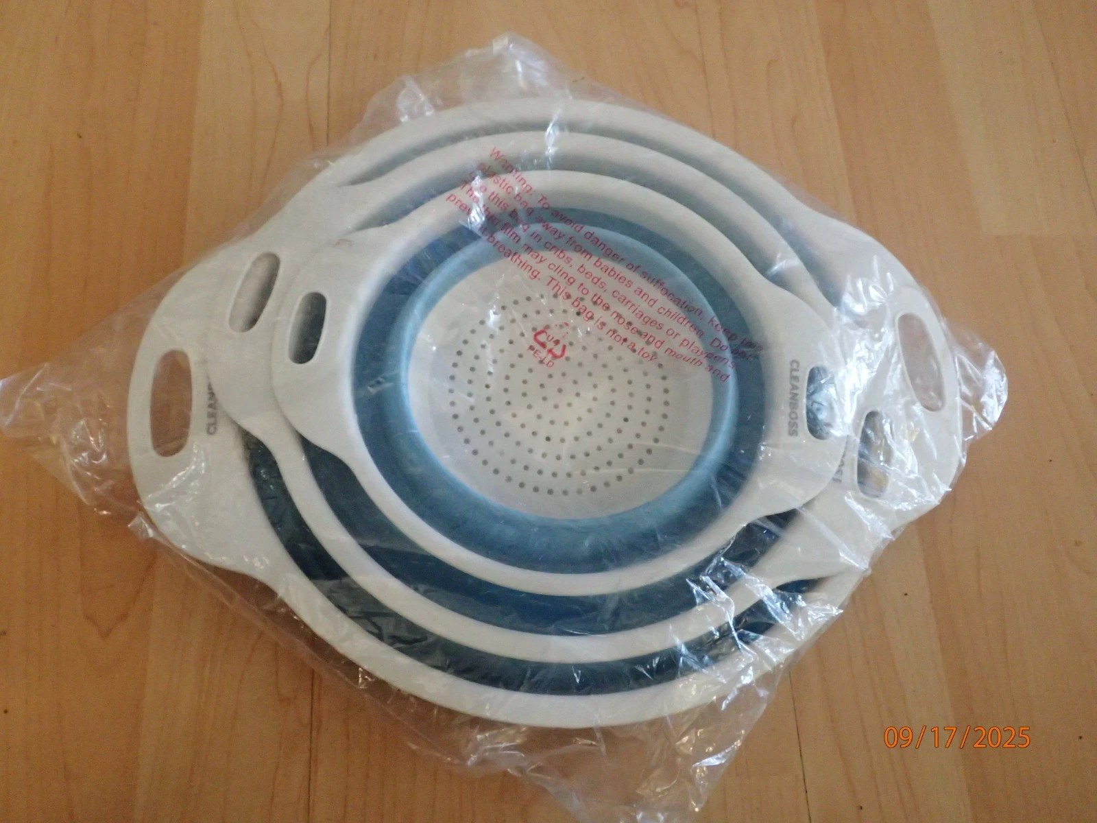 Joy Eat Cleaner 3-piece Collapsible Antimicrobial Colander Set Ice Blue