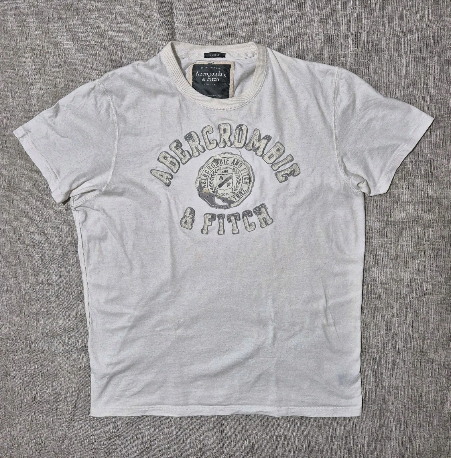 Vintage Y2K Abercrombie & Fitch Muscle T-Shirt Mens 2XL White Distressed Logo