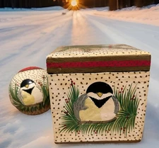 Foreside Handpainted Chickadee Christmas Tree Ornament Matching Wood Box - INDIA