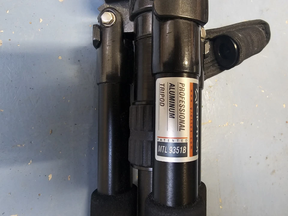 Giottos MTL9351B Tripod & MH1302 Head - Image 2 of 3